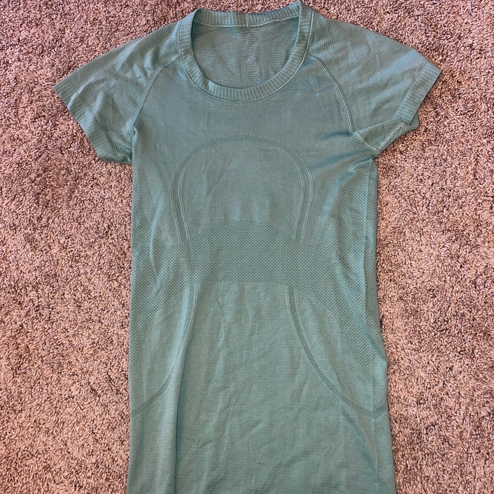 LULULEMON green swiftly tech size 4